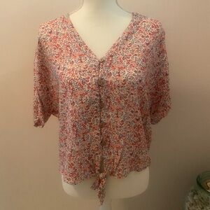 Cynthia Rowley size Large floral tie top with buttons 100%rayon lightweight